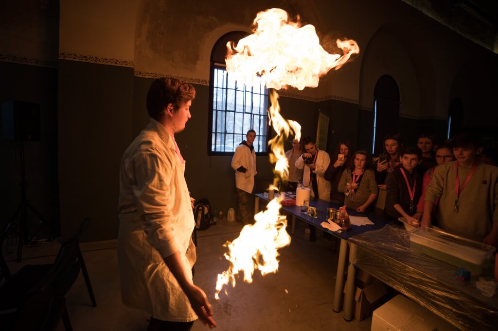 Vzdelávanie, veda, kultúra v Elektrárni Piešťany